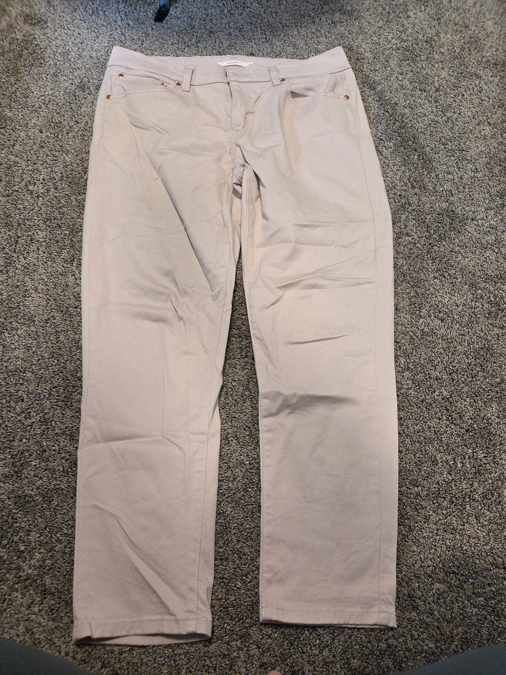 Levi's Sz 31 Boyfriend Mid-Rise Pants in Dusty Blush Pink